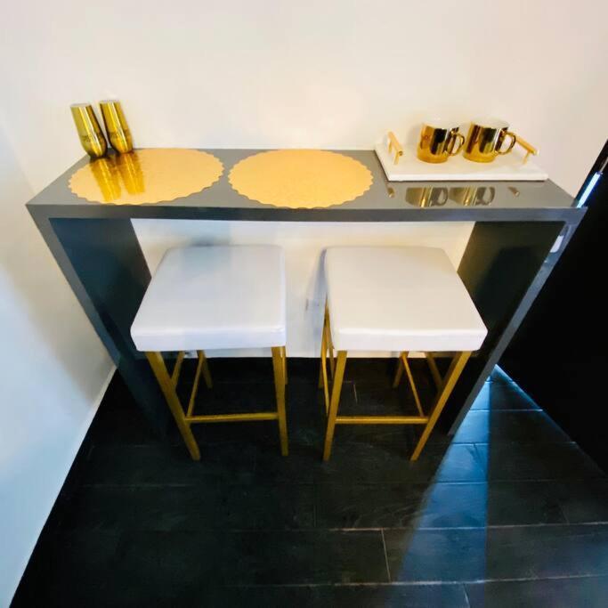 Pasavento - Modern Black Suite Camaceyes Buitenkant foto